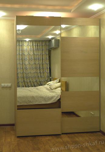 ассиметричные двери шкафа - шпон и зеркало
