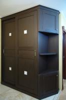 Классический шкаф с плоскими дверями